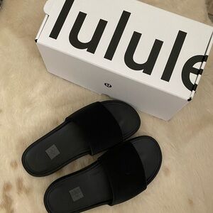 Lulu Lemon Slides NEW!!